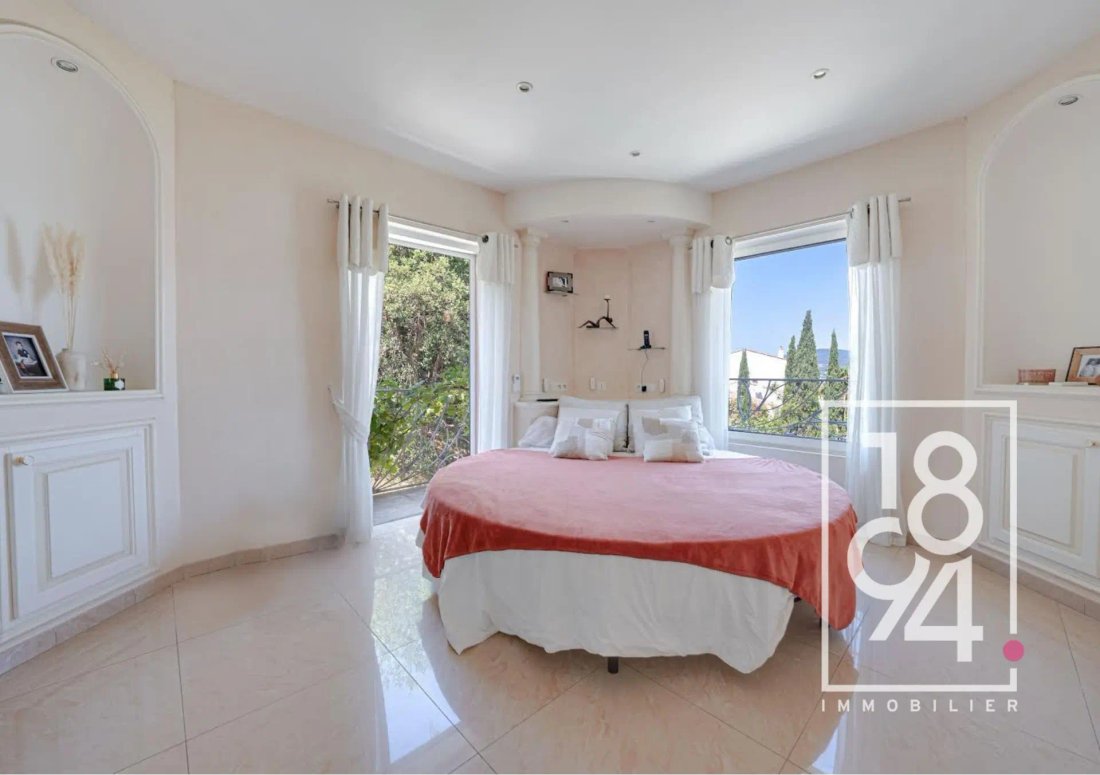 Casa en Zone Est Diffuse, San Tropez, Francia 4 - 18312475