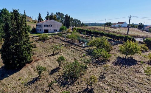 House in Alvorninha, Leiria District, Portugal 1