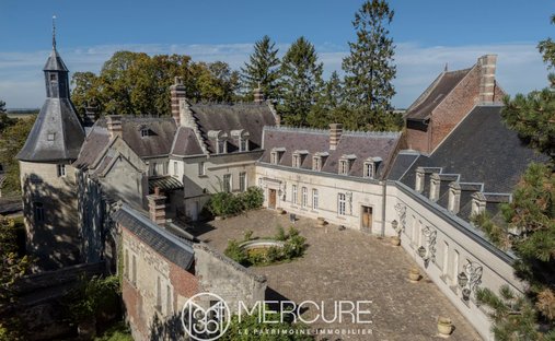 Castle in Ligny-en-Cambresis, Hauts-de-France, France 1