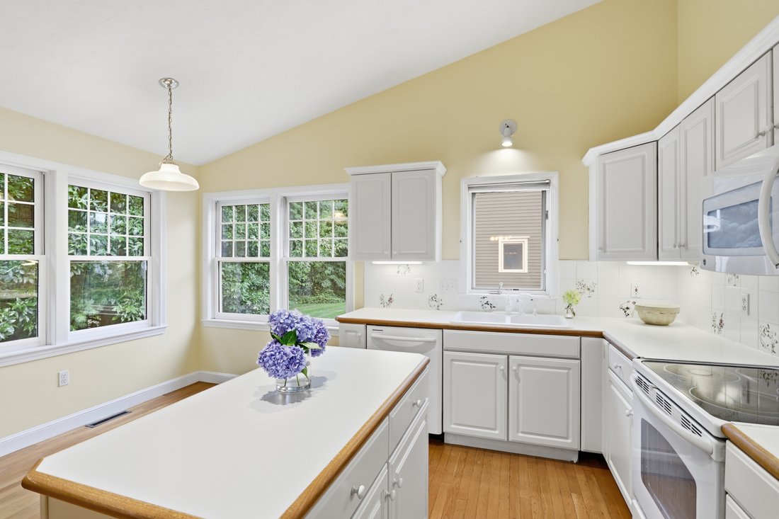 Condo in Boxborough, Massachusetts, United States 5 - 18877566
