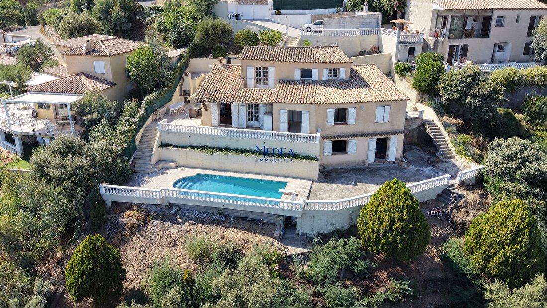 Villa in Le Cottage, Mandelieu-la-Napoule, France 1 - 18877276