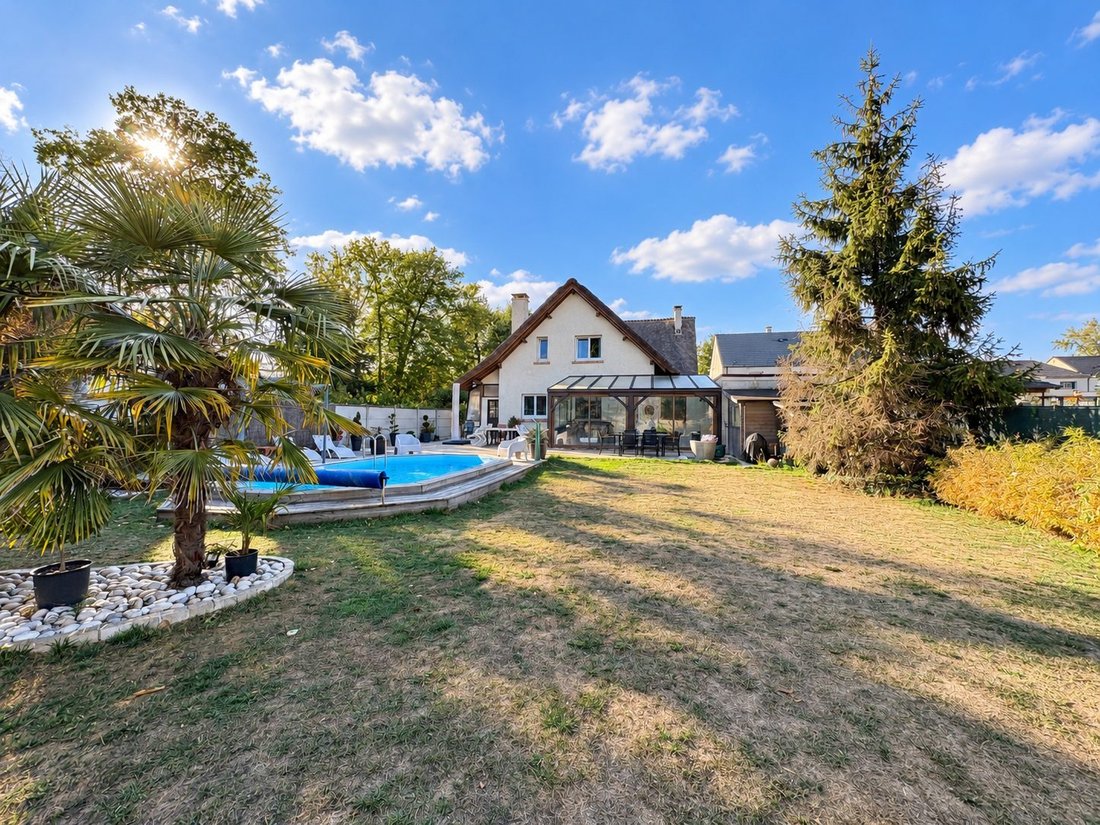 House in Sucy-en-Brie, Ile-de-France, France 2 - 18877314