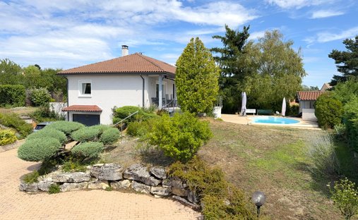 Villa in La Tour-de-Salvagny, Auvergne-Rhône-Alpes, France 1