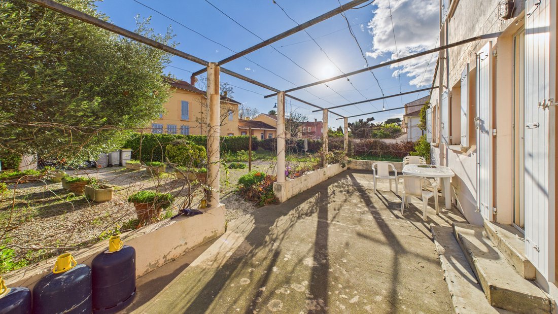 Haus in Hyères, Provence-Alpes-Côte d'Azur, Frankreich 2 - 16739866