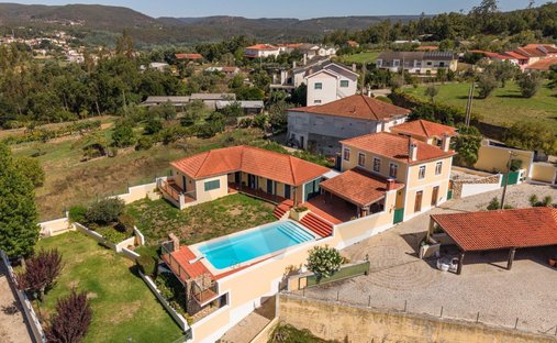 Townhouse in Serpins, Coimbra District, Portugal 1
