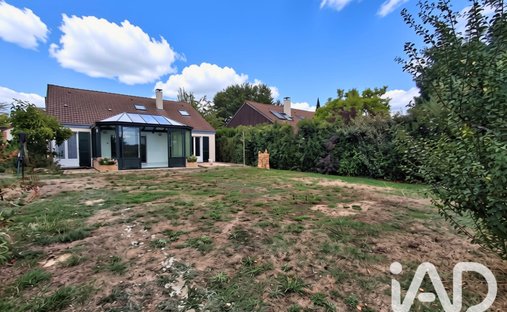 House in Chateaufort, Ile-de-France, France 1