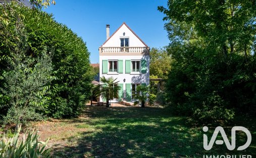 House in Centre Ville, Rueil-Malmaison, France 1