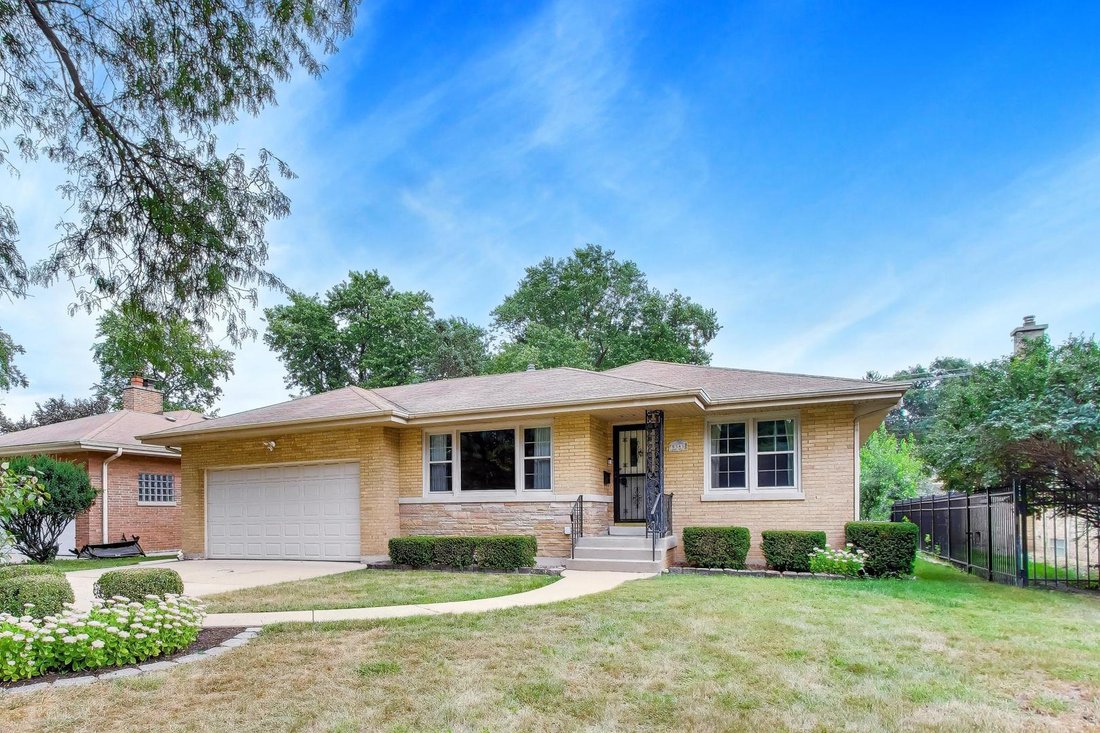 House in Western Springs, Illinois, United States 2 - 18877695