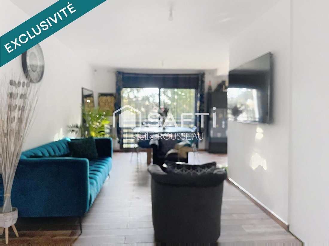 Apartment in Arrondissement of Bobigny, Ile-de-France, France 3 - 18878487