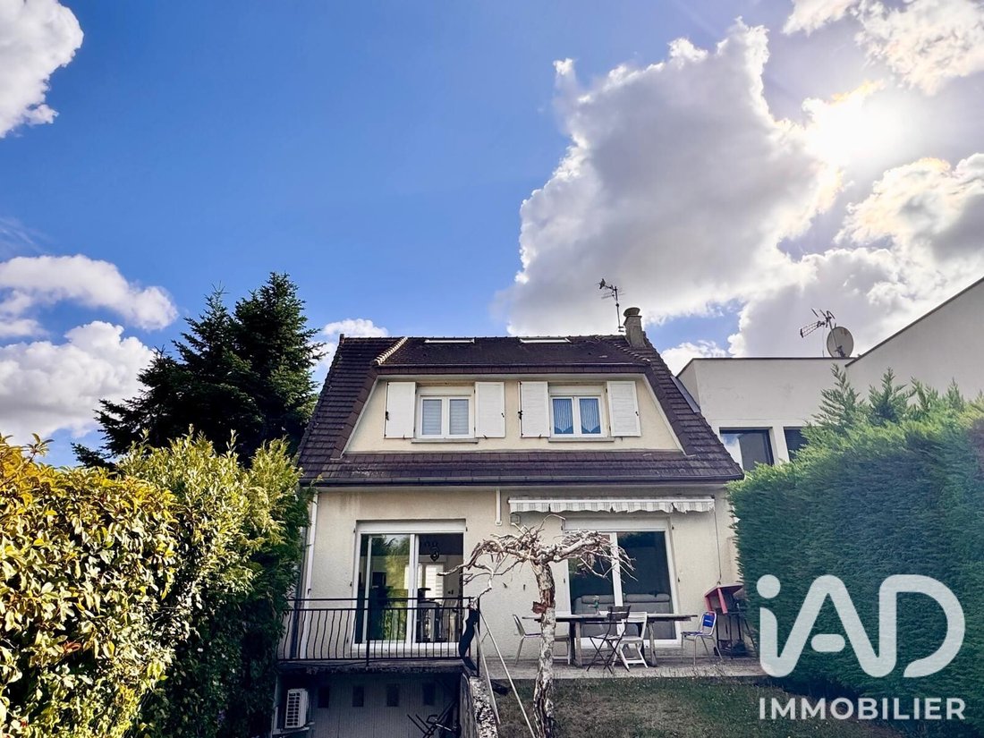 House in Sucy-en-Brie, Ile-de-France, France 1 - 18880104