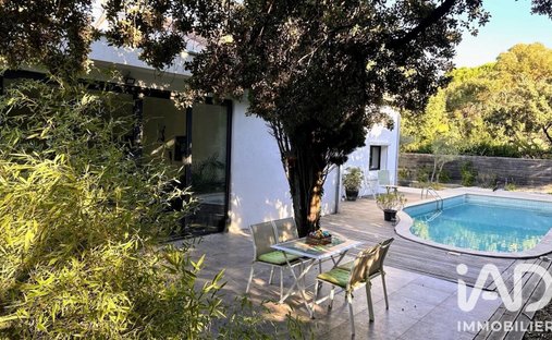 House in Bellecroix-Pont d'Avignon, Villeneuve-lès-Avignon, France 1