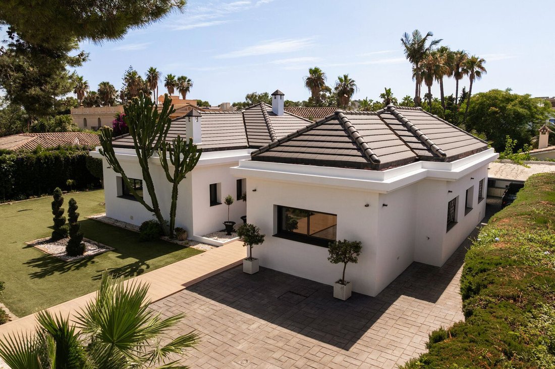 Villa in Estepona, Andalusia, Spain 2 - 18877802