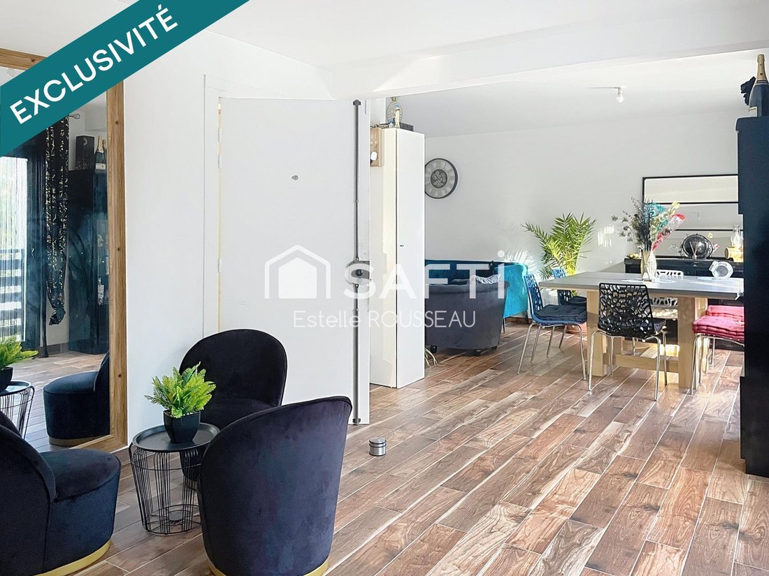 Apartment in Arrondissement of Bobigny, Ile-de-France, France 1 - 18878487