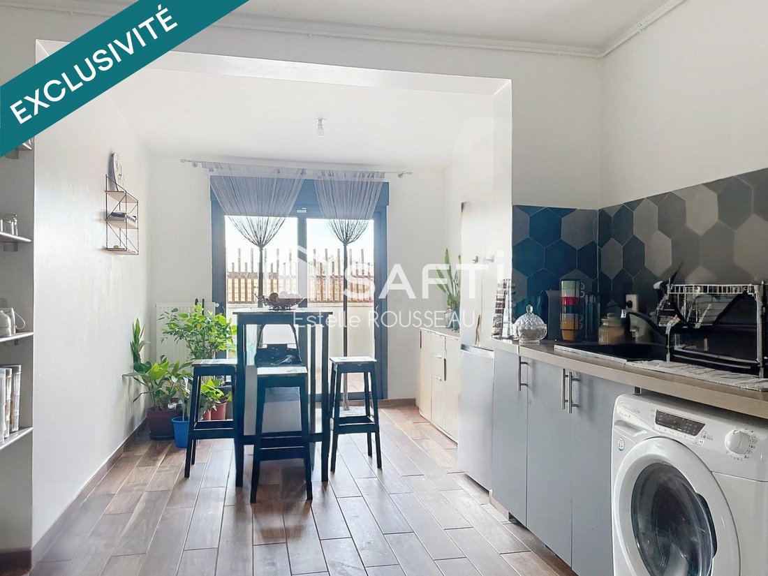 Apartment in Arrondissement of Bobigny, Ile-de-France, France 5 - 18878487