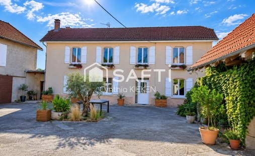 House in Uzein, Nouvelle-Aquitaine, France 1