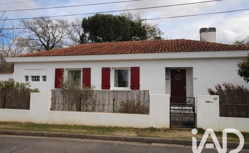 House in Sardine-Chiquet, Pessac, France 1