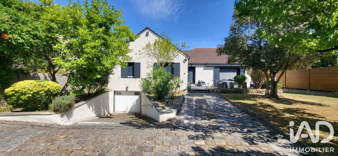 House in Pasteur I, Sannois, France 1 - 18880066