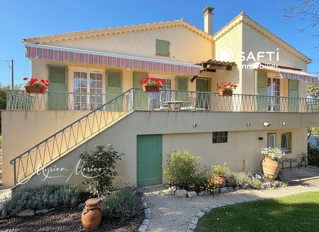 House in Frejus, Provence-Alpes-Côte d'Azur, France 2 - 17946837