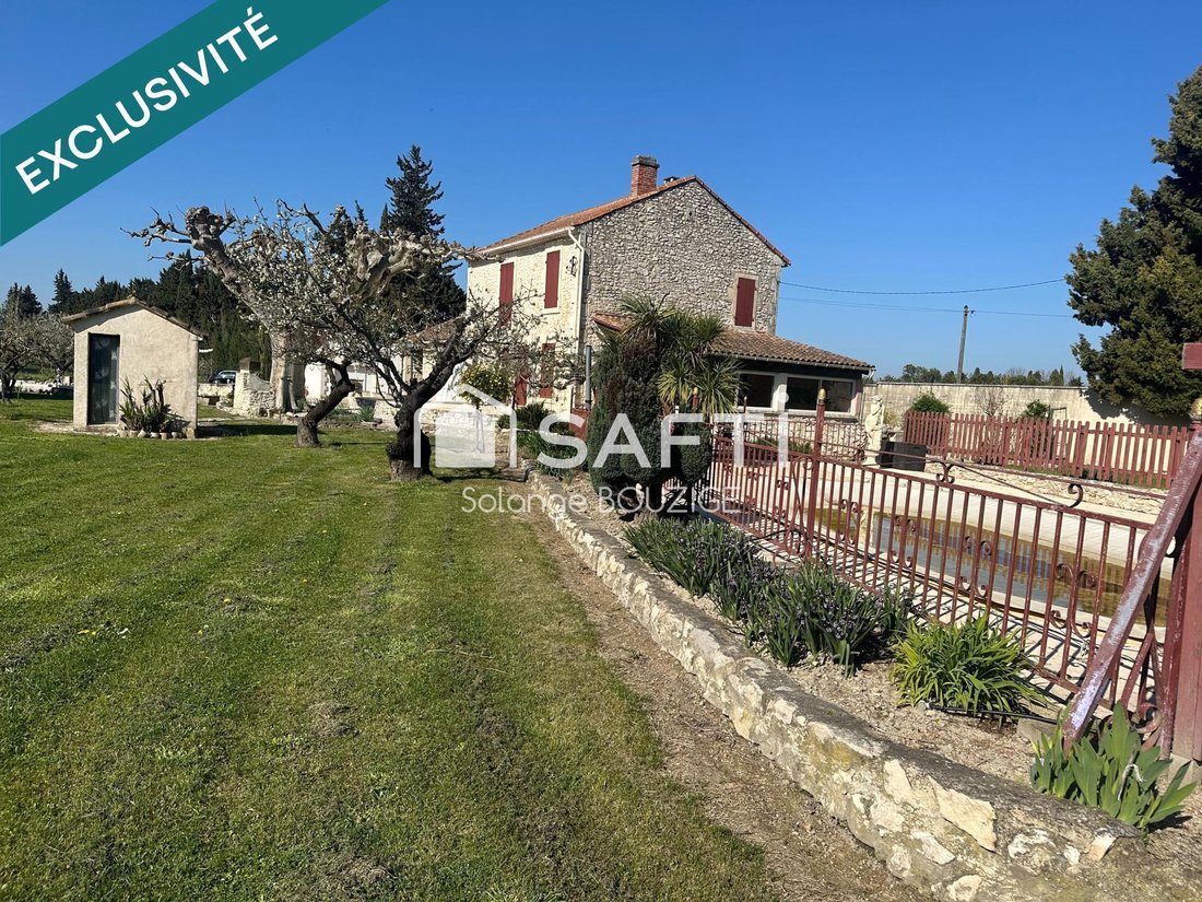 Casa en Saint-Andiol, Provenza-Alpes-Costa Azul, Francia 1 - 18878580