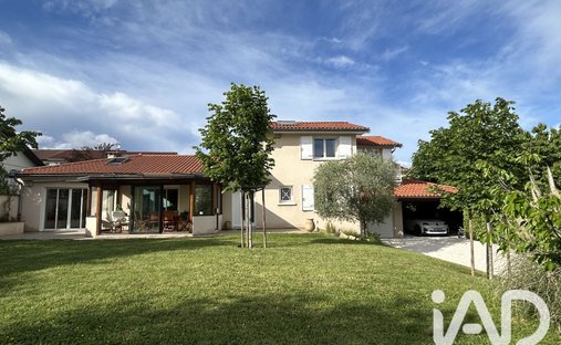Casa en Zone Centrale, Chaponost, Francia 1