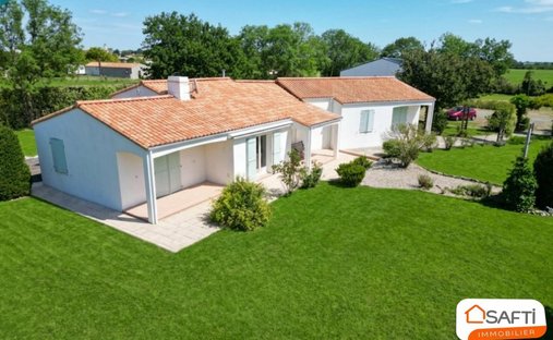 House in Grues, Pays de la Loire, France 1