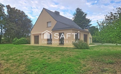 House in Grand-Champ, Brittany, France 1