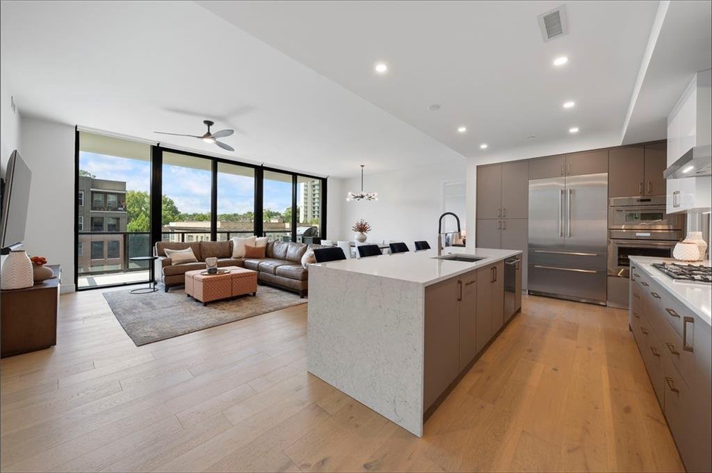 Condo in Atlanta, Georgia, United States 5 - 18877912