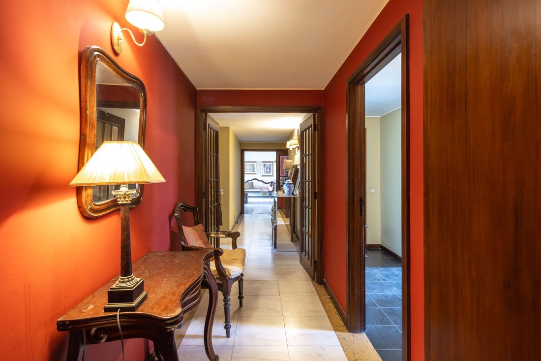 Apartment in Lordelo do Ouro e Massarelos, Porto District, Portugal 1 - 18877890