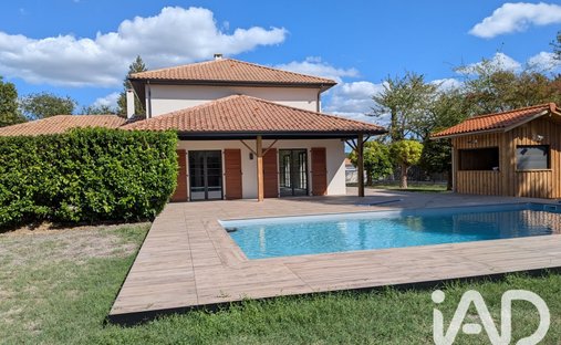 House in Carignan-de-Bordeaux, Nouvelle-Aquitaine, France 1