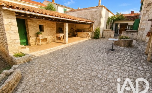 House in Sainte-Marie-de-Ré, Nouvelle-Aquitaine, France 1