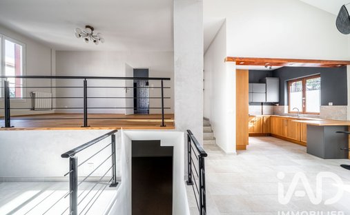 Maison à Hauts d'Asnières-Métro, Asnières-sur-Seine, France 1