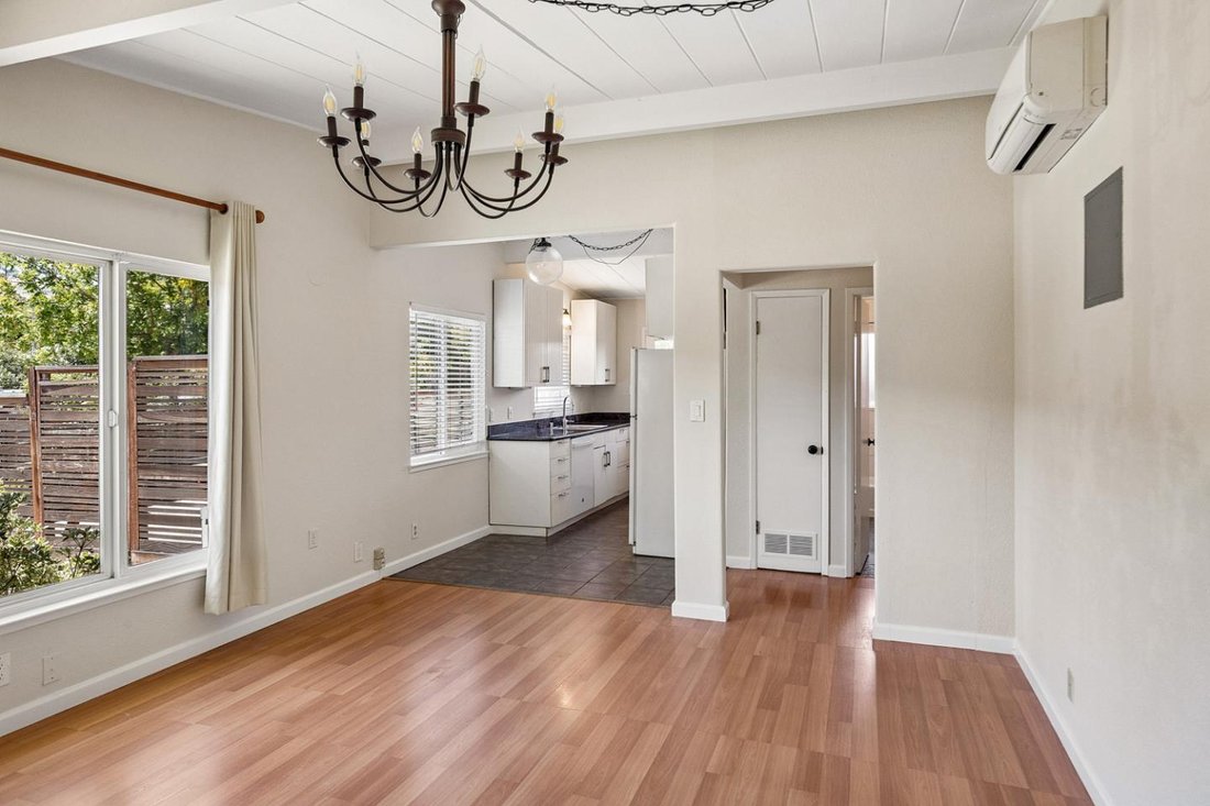 Palo Alto, California, United States 5 - 18877740