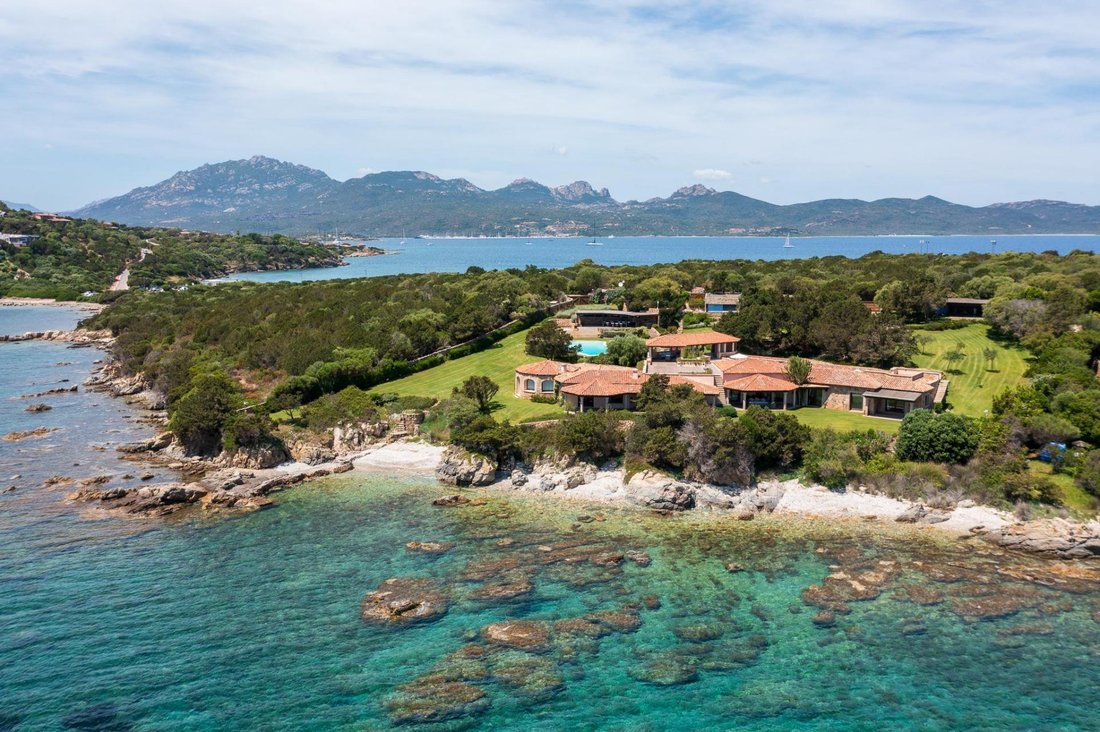 Villa à Porto Rotondo, Olbia, Sardaigne 1 - 18877817
