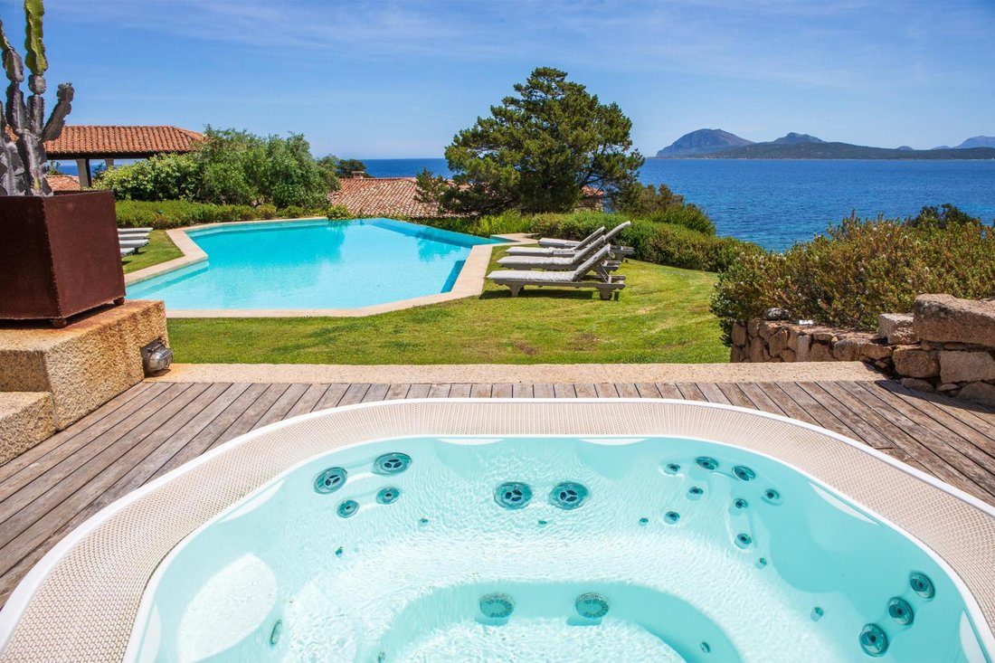 Villa à Porto Rotondo, Olbia, Sardaigne 2 - 18877817