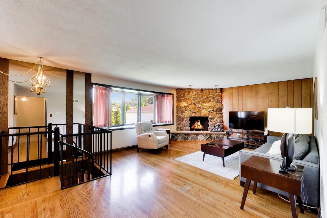 House in Mount Prospect, Illinois, United States 5 - 18877721