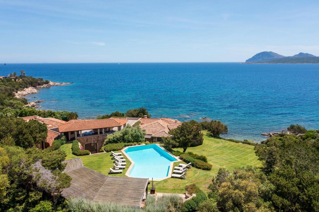 Villa à Porto Rotondo, Olbia, Sardaigne 4 - 18877817