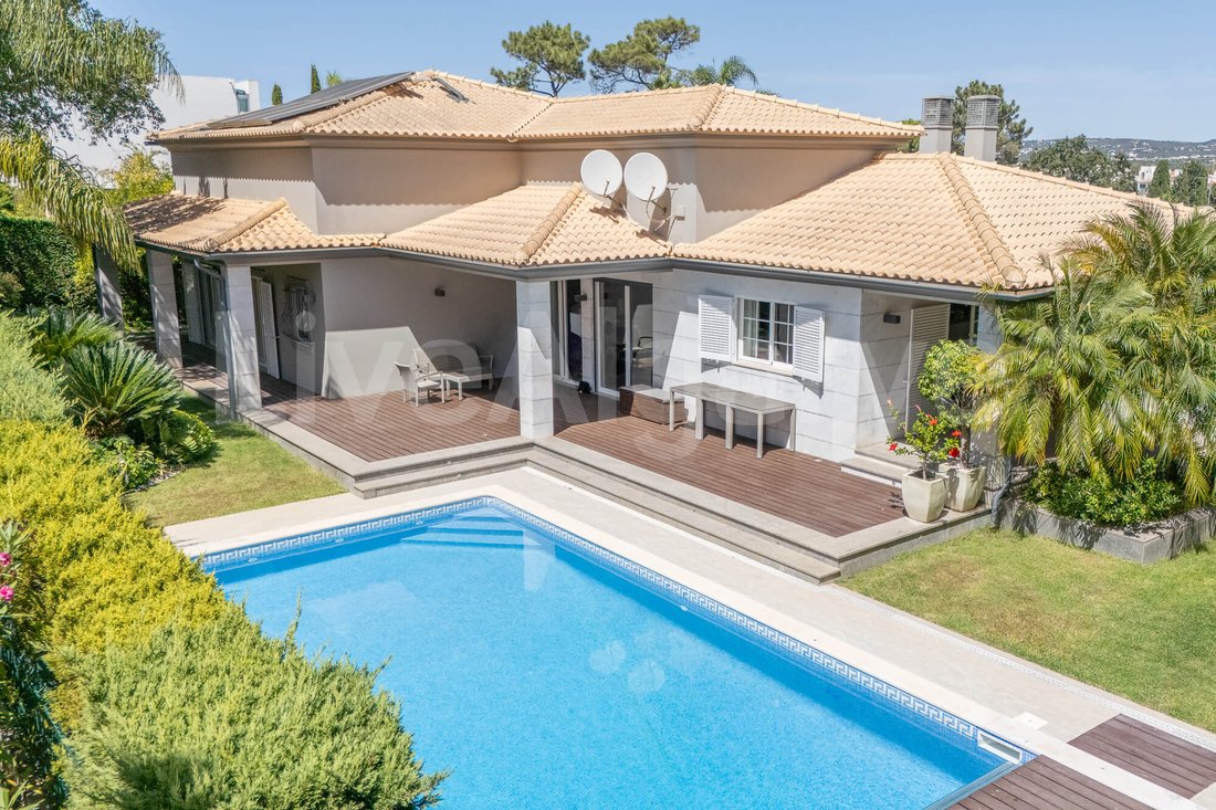 Villa in Olhos de Agua, Algarve, Portugal 1 - 18877678