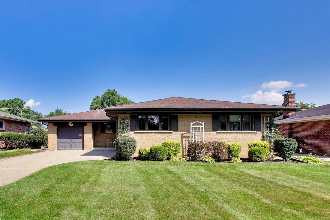 House in Mount Prospect, Illinois, United States 1 - 18877721