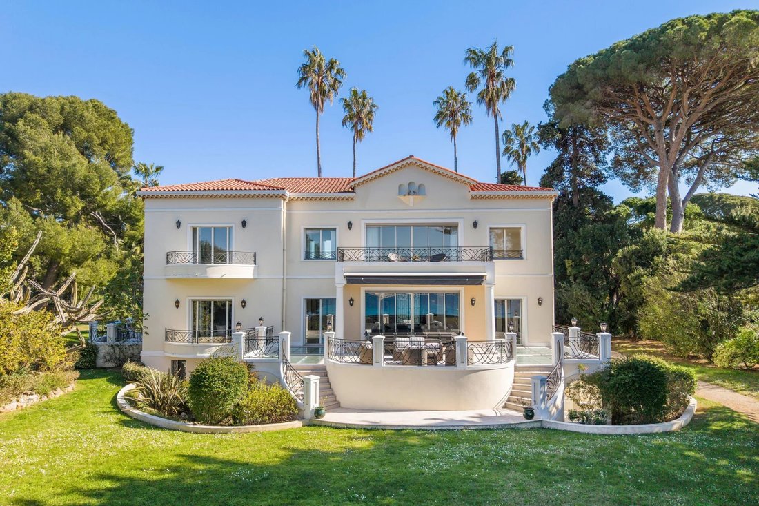 Haus in Antibes, Provence-Alpes-Côte d'Azur, Frankreich 1 - 14240439