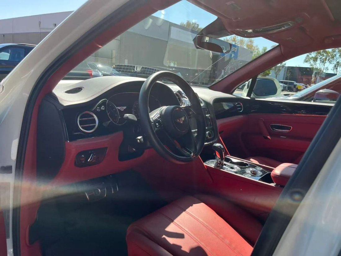 Suv in Costa Mesa, CA, United States 4 - 18878083