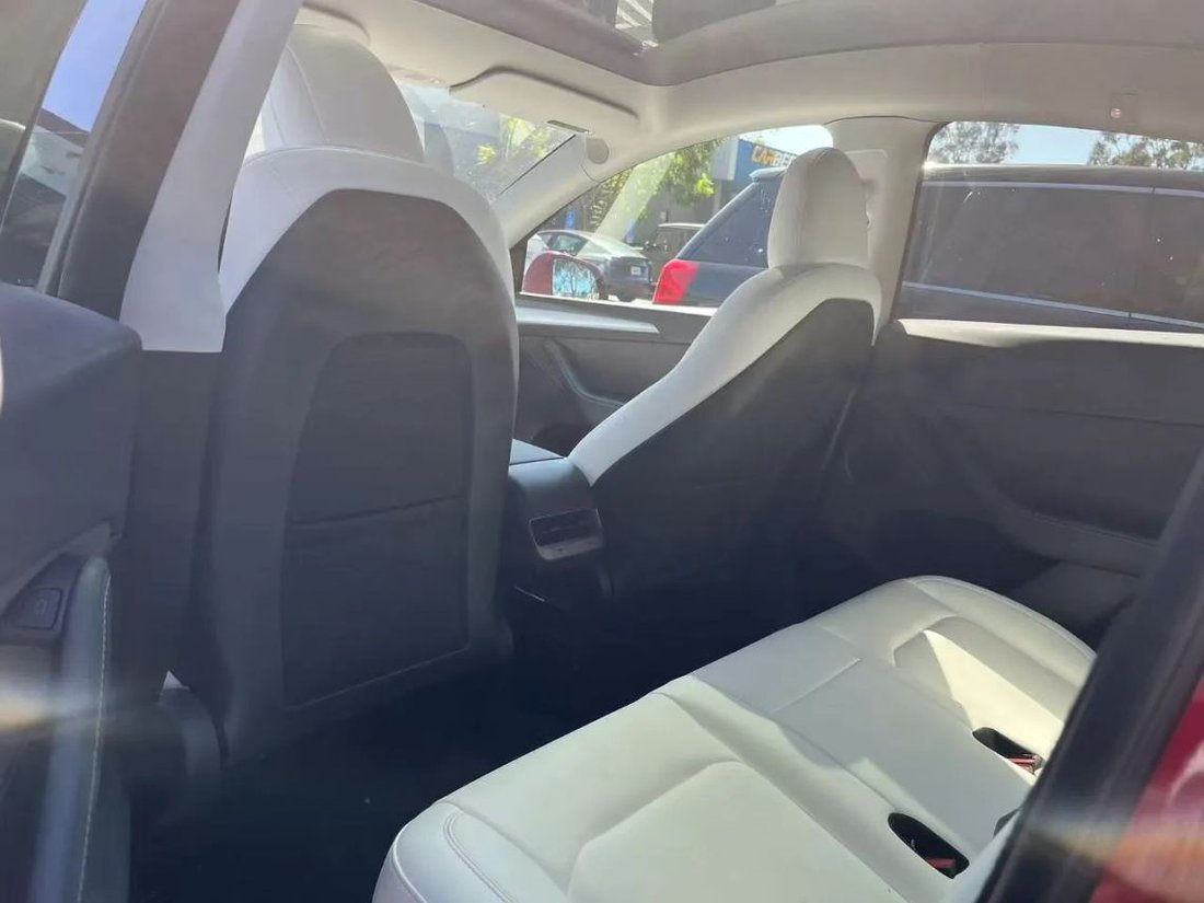 Suv in Costa Mesa, CA, United States 4 - 18878122