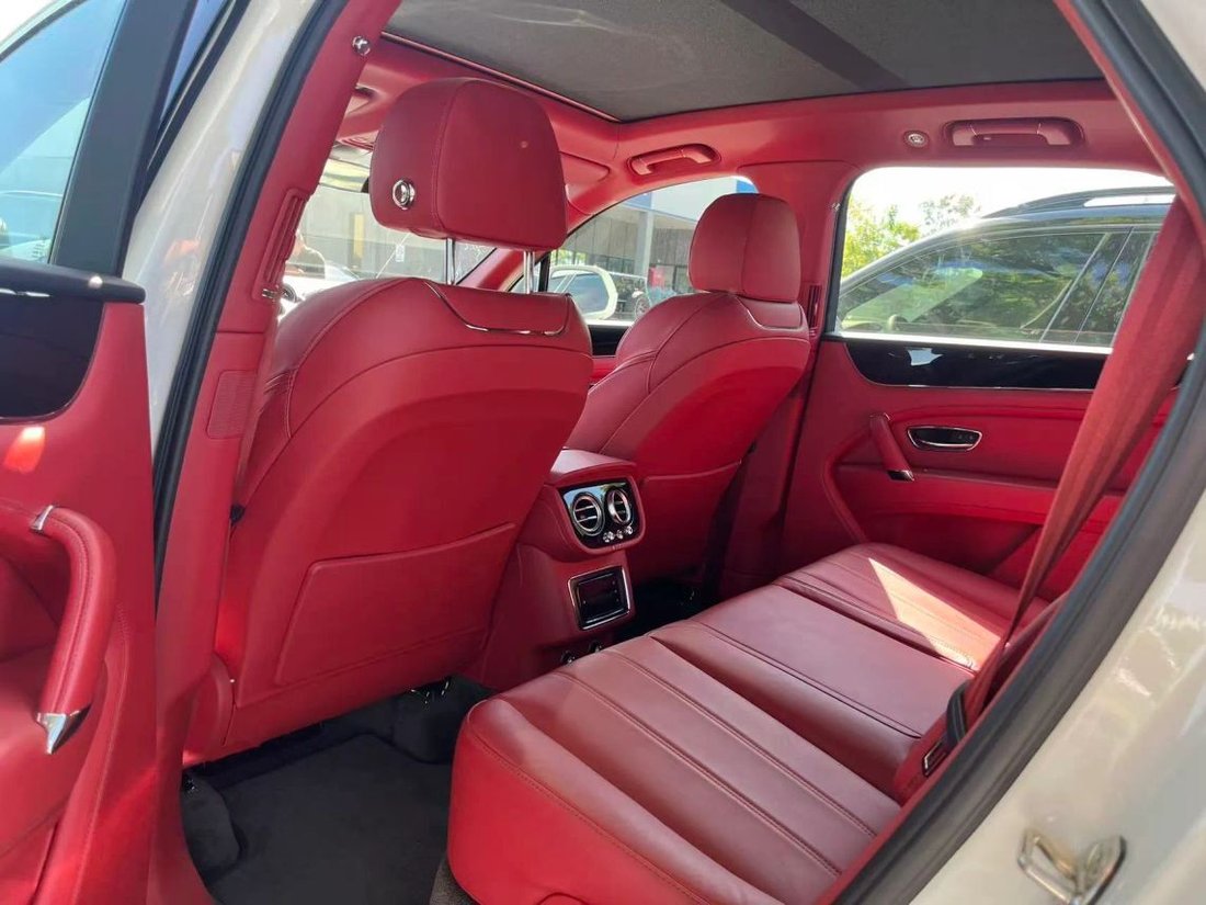 Suv in Costa Mesa, CA, United States 5 - 18878083