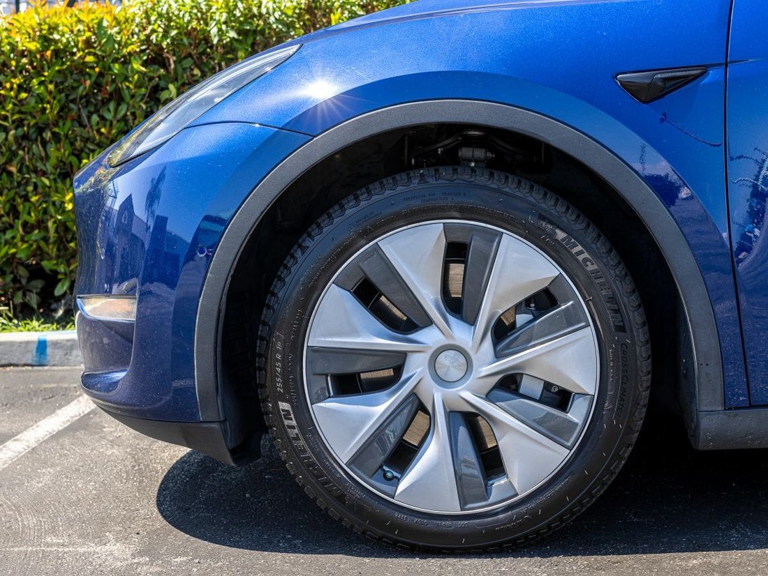 Suv in Azusa, CA, United States 2 - 18799232