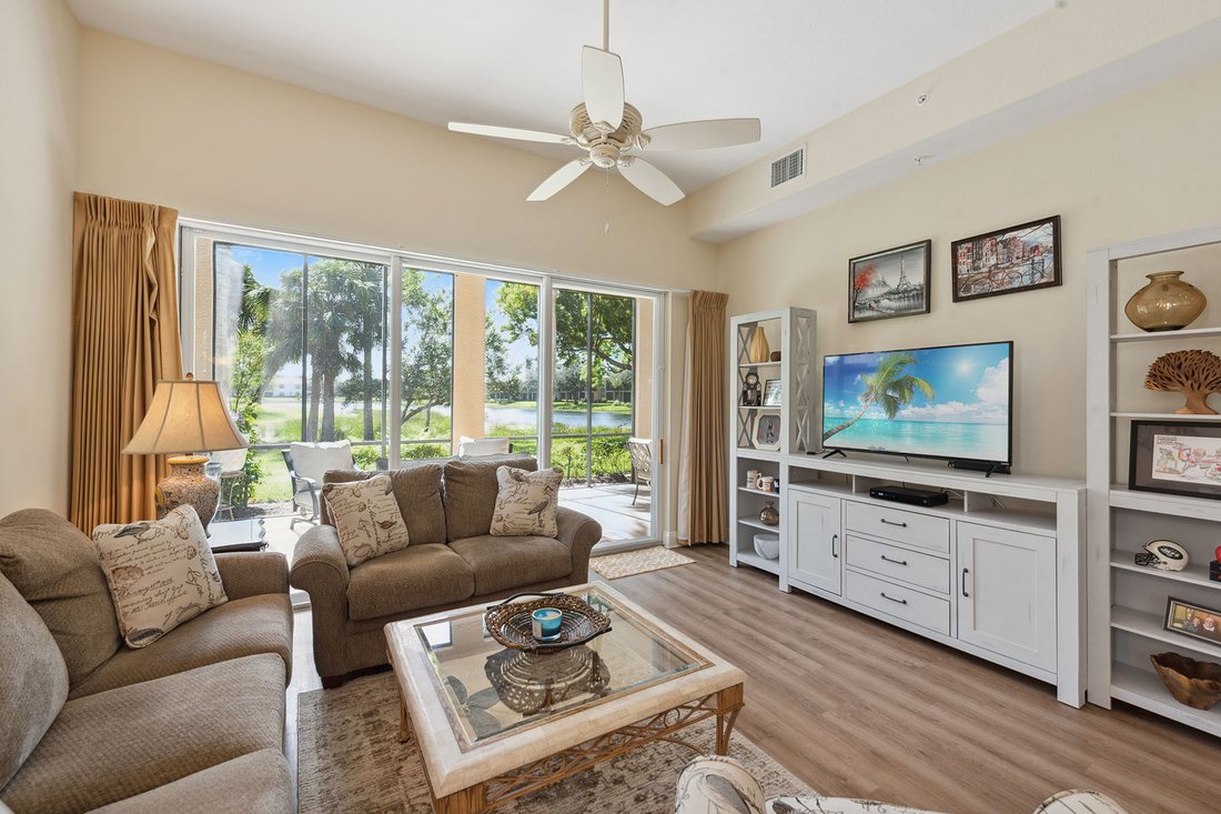 Condo in Naples, Florida, United States 2 - 18878249