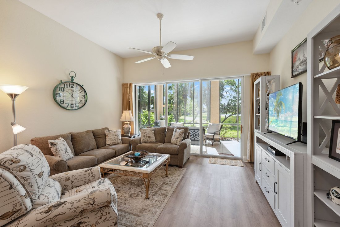 Condo in Naples, Florida, United States 3 - 18878249