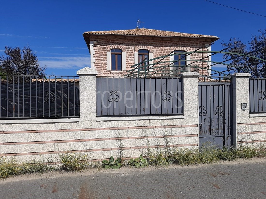Farm Ranch in Valdestillas, Castile and Leon, Spain 1 - 18878299