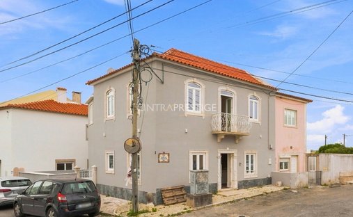 House in São João das Lampas, Lisbon, Portugal 1
