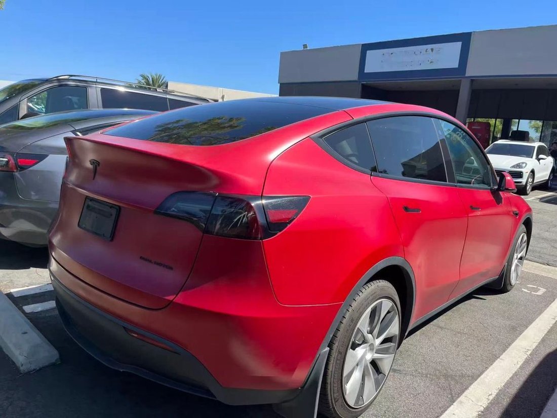 Suv in Costa Mesa, CA, United States 2 - 18878122