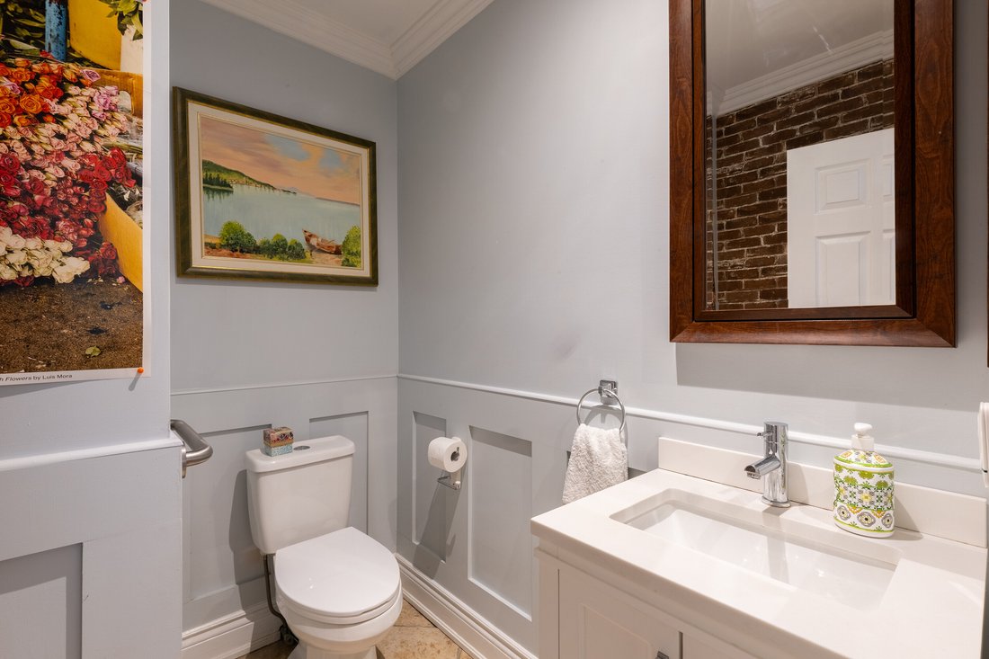 Townhouse in Toronto, Ontario, Canada 4 - 18878293