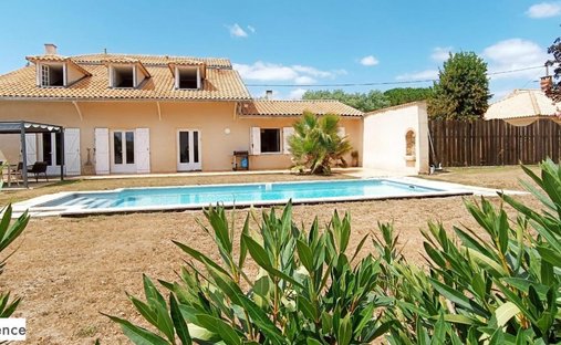 House in Saint-Maixant, Nouvelle-Aquitaine, France 1